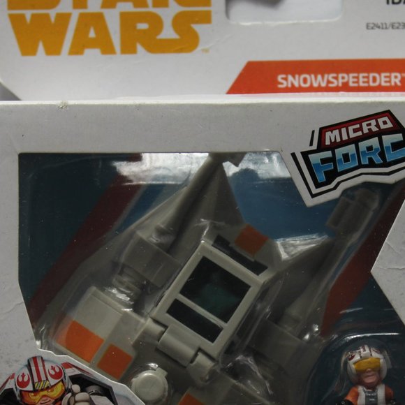 Star Wars Micro Force ATAT Walker And Snowspeeder Action Figures NEW - Picture 2 of 2